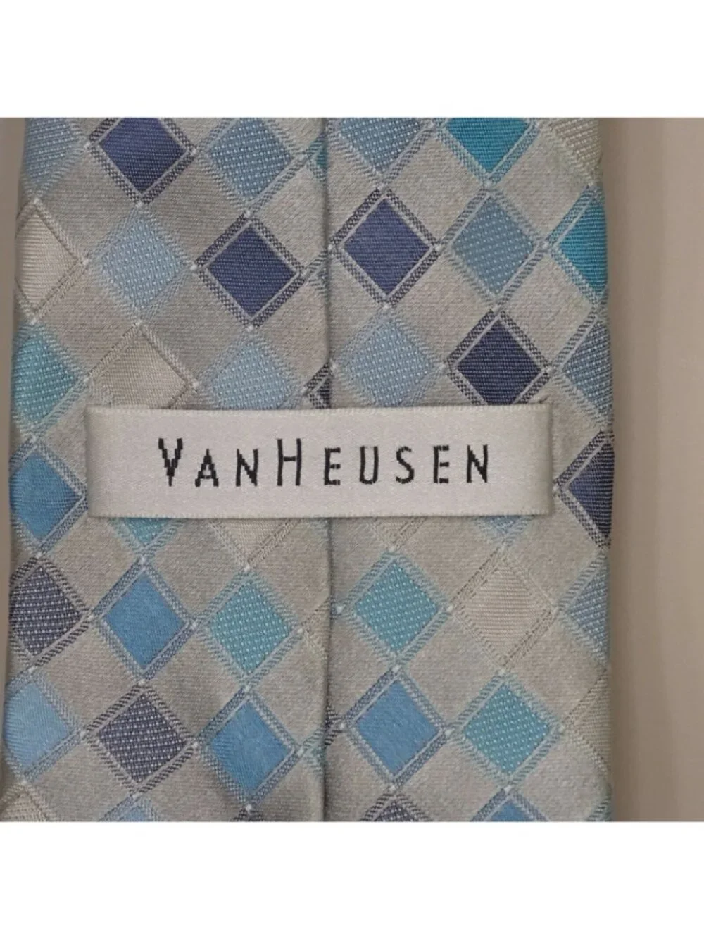 Van Heusen Silk Tie Necktie Mens Silver Blue Gray Diamond Geometric Print